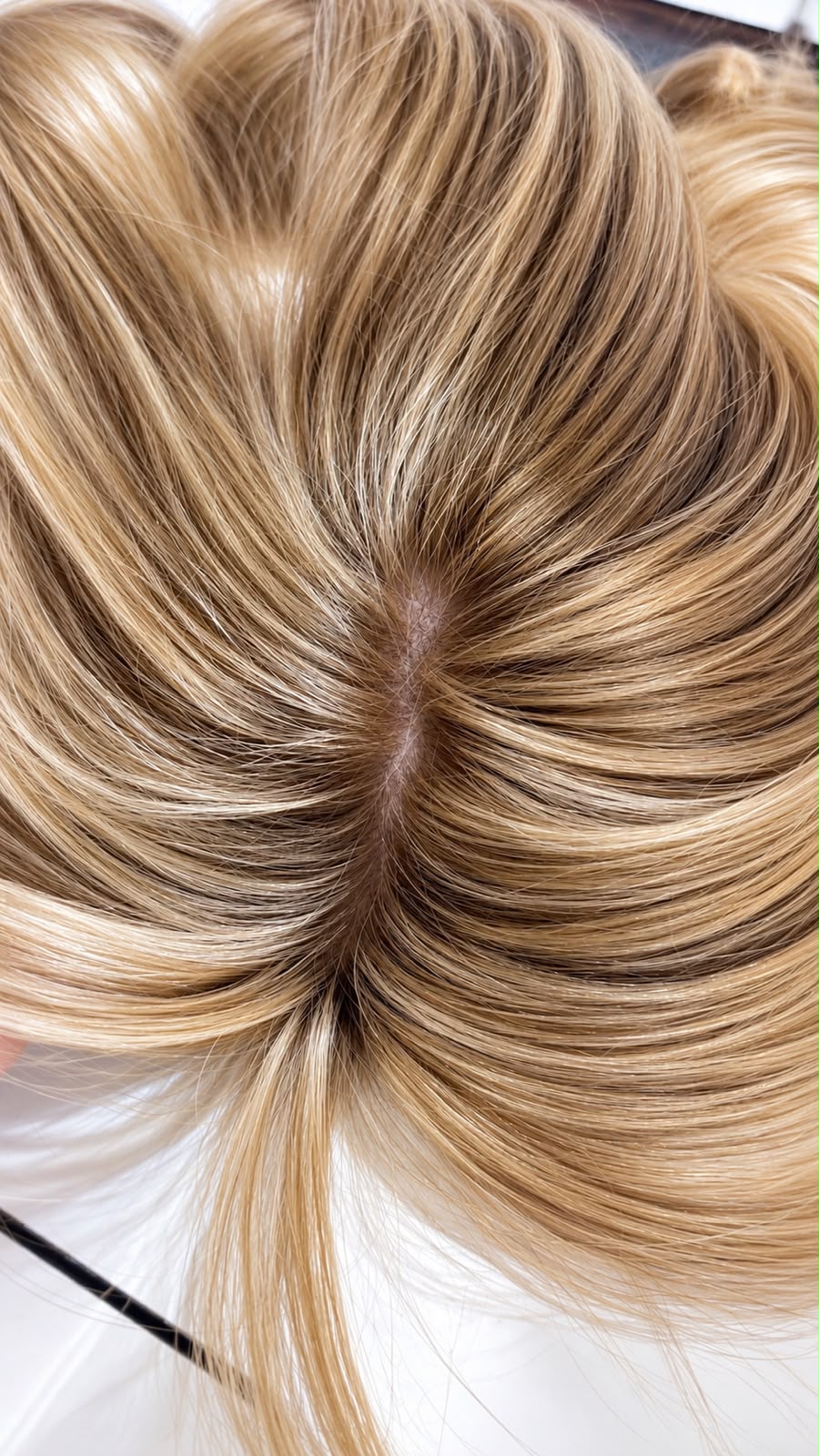 Raíz natural de una pieza rubia cosida a mano