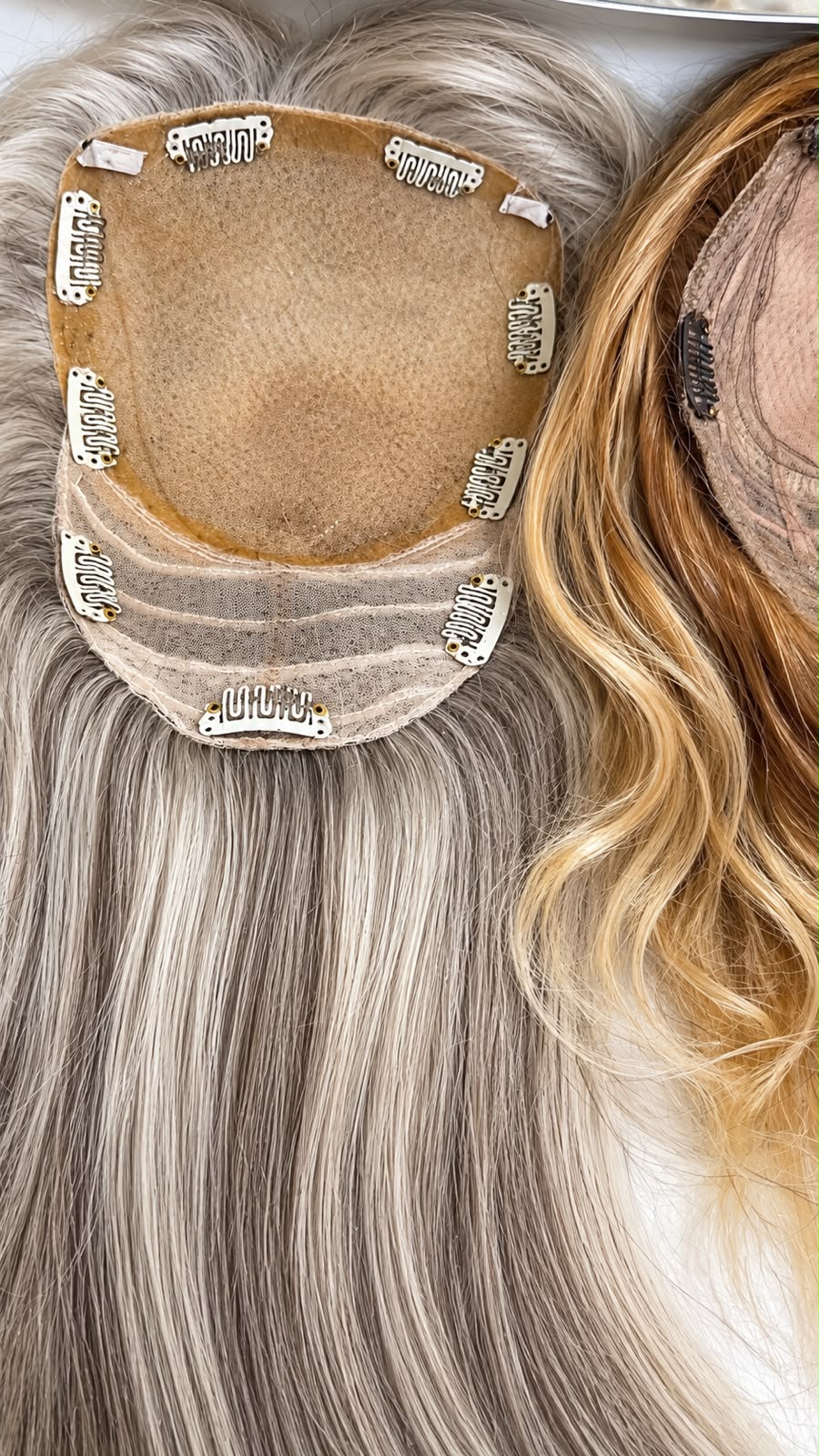 Pelo natural en tonos rubios y platinados